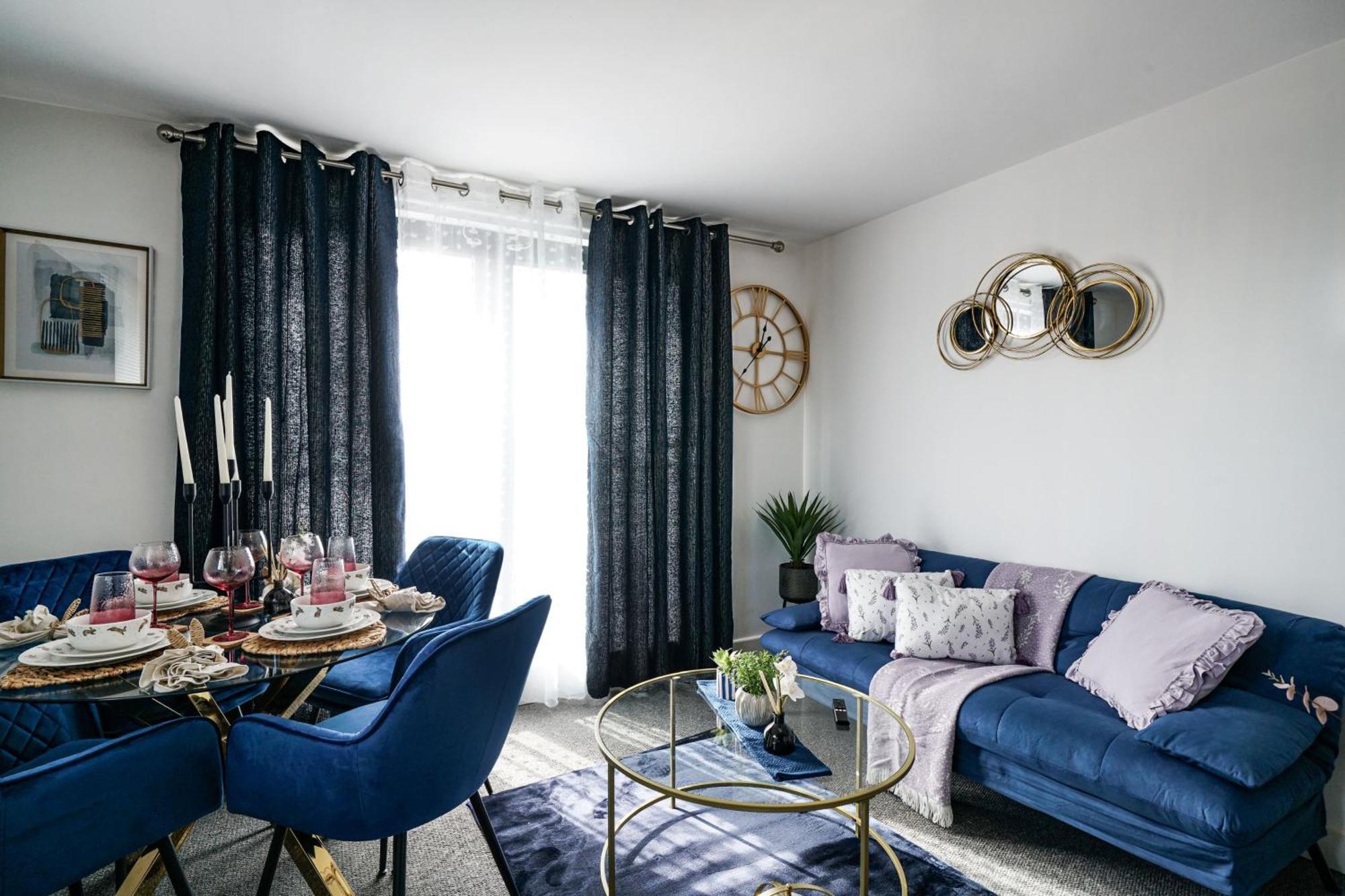 Livestay-New Private Apartment Building Minutes From Heathrow スラウ エクステリア 写真