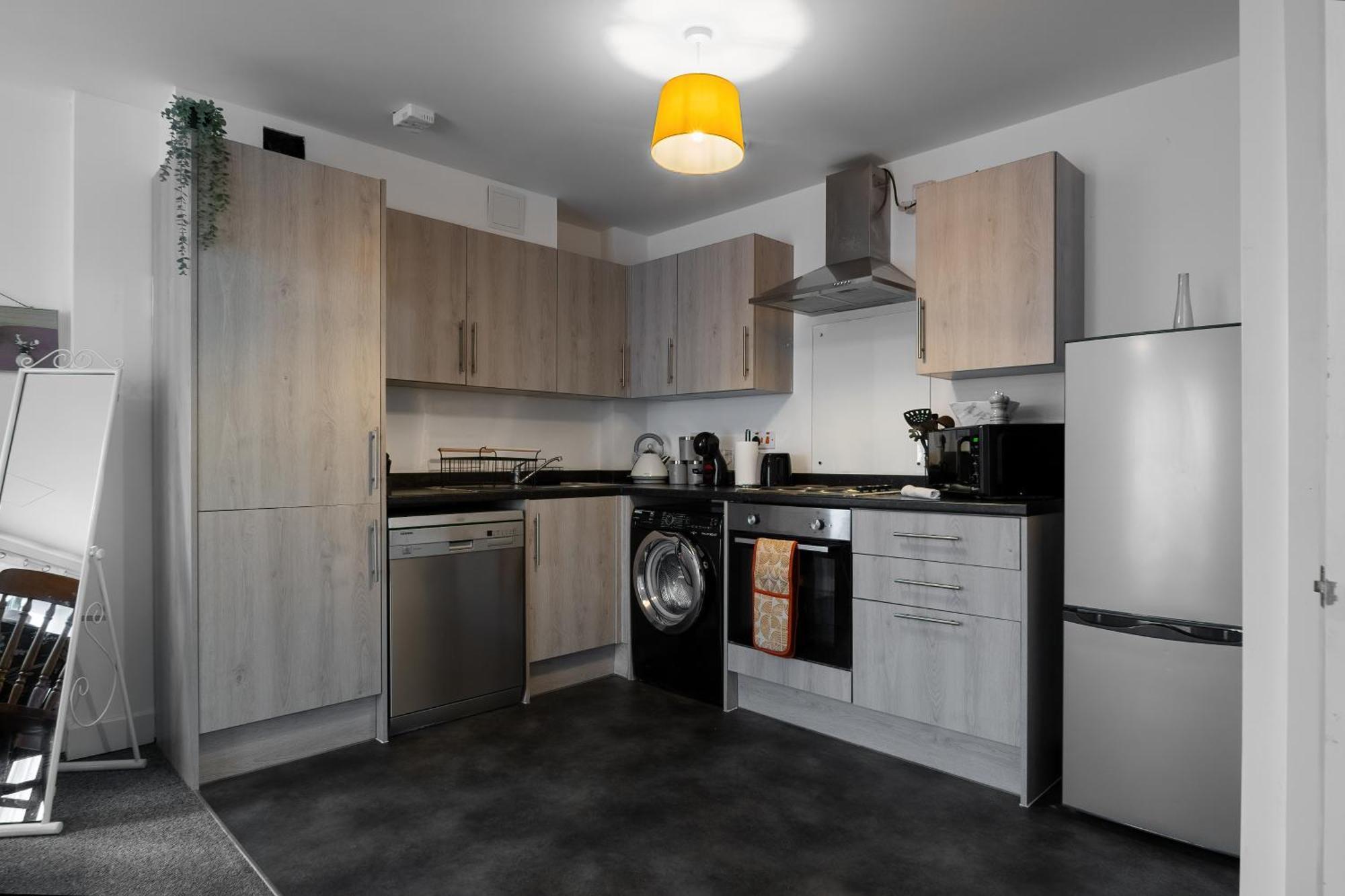 Livestay-New Private Apartment Building Minutes From Heathrow スラウ エクステリア 写真