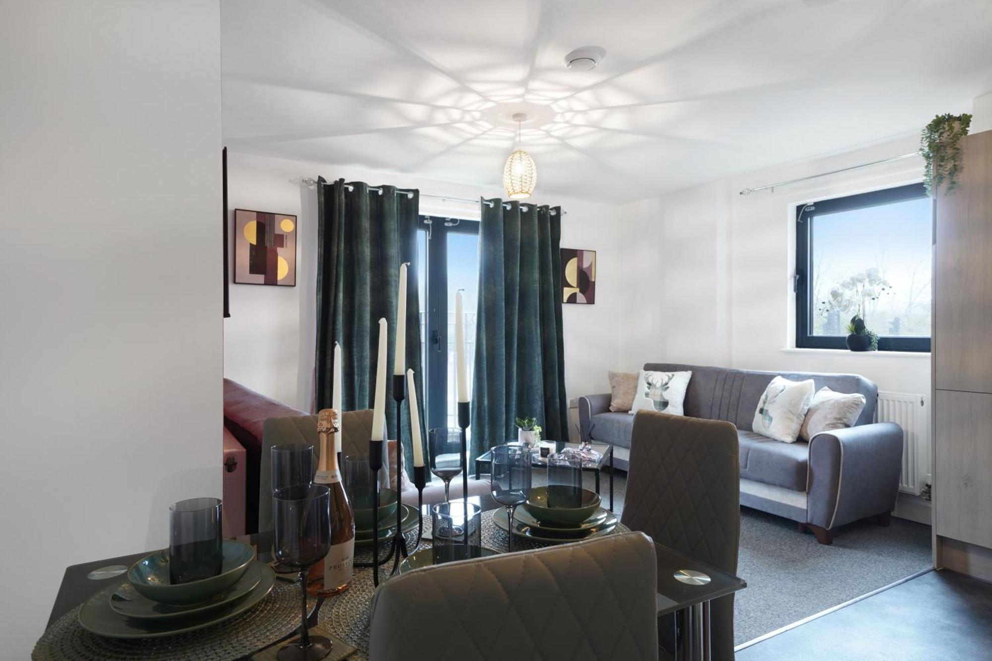 Livestay-New Private Apartment Building Minutes From Heathrow スラウ エクステリア 写真