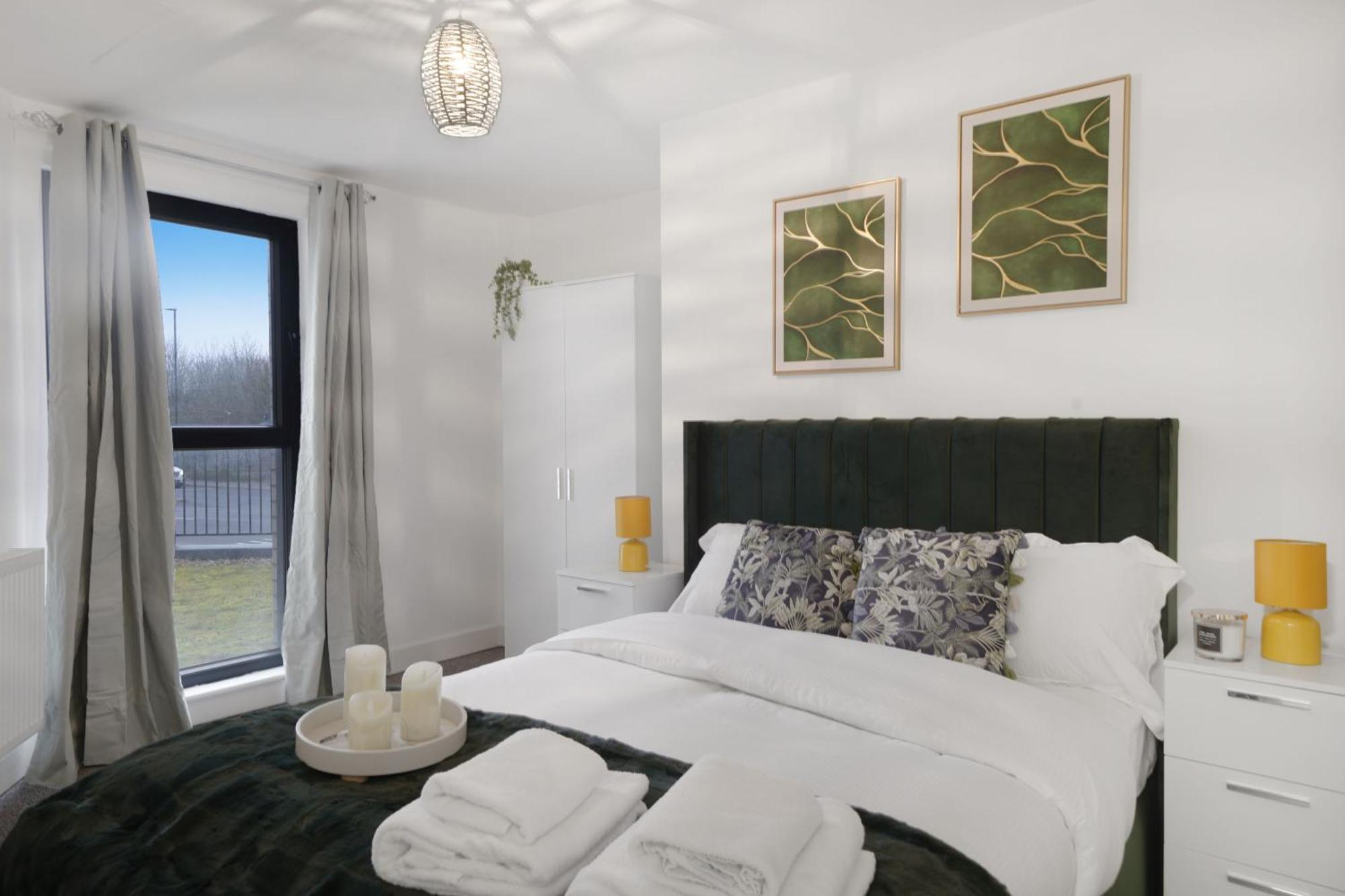 Livestay-New Private Apartment Building Minutes From Heathrow スラウ エクステリア 写真