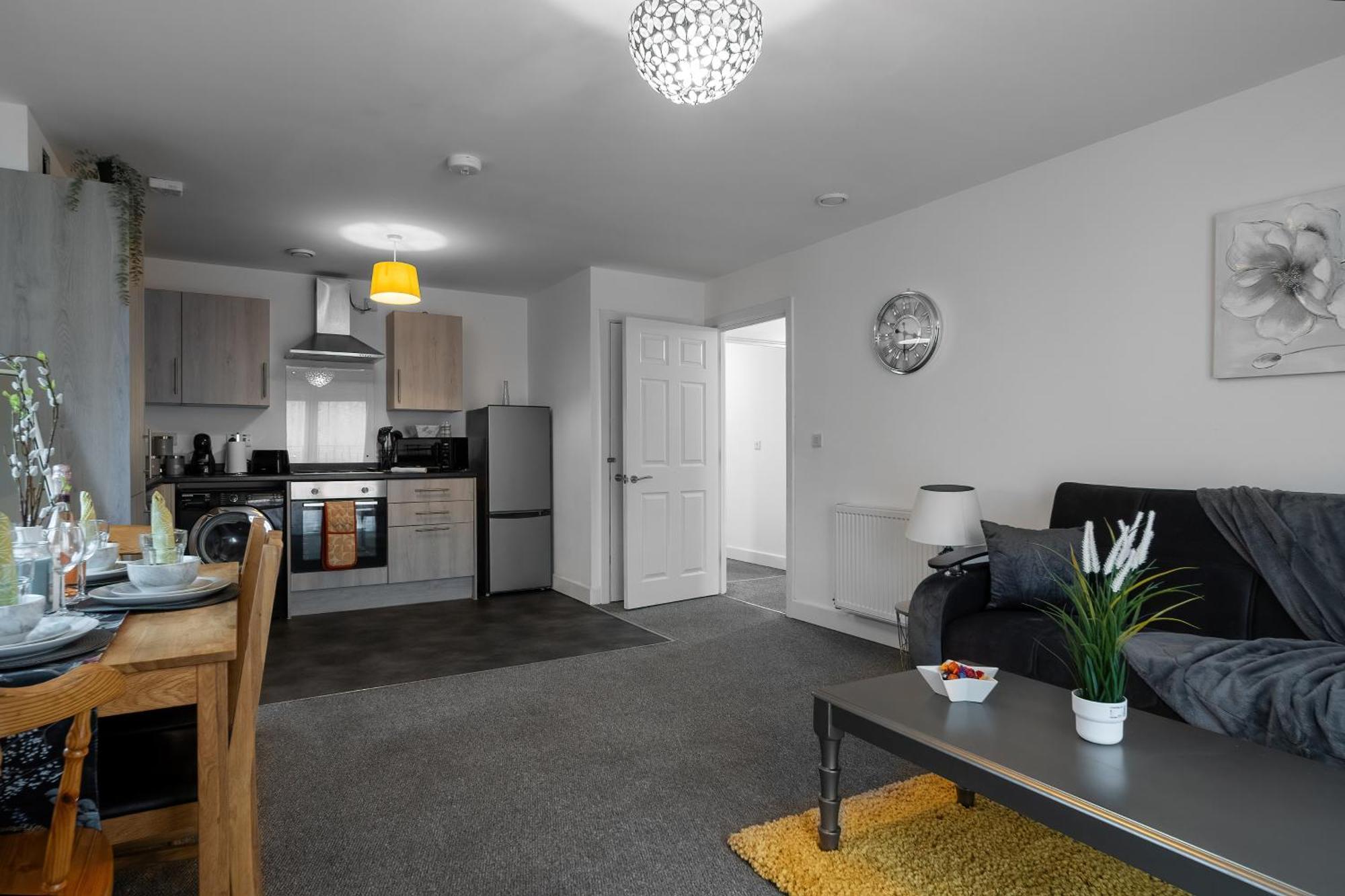 Livestay-New Private Apartment Building Minutes From Heathrow スラウ エクステリア 写真