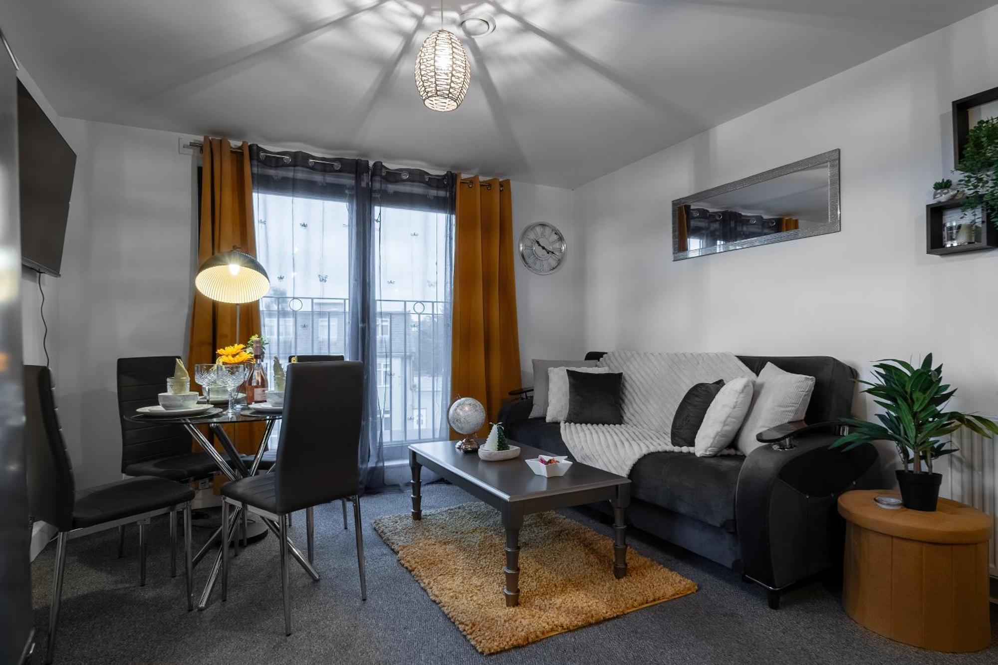 Livestay-New Private Apartment Building Minutes From Heathrow スラウ エクステリア 写真