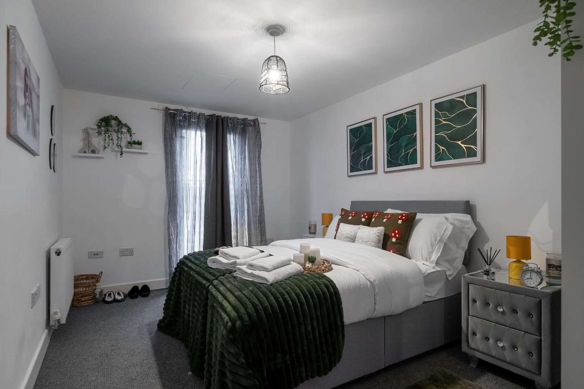Livestay-New Private Apartment Building Minutes From Heathrow スラウ エクステリア 写真