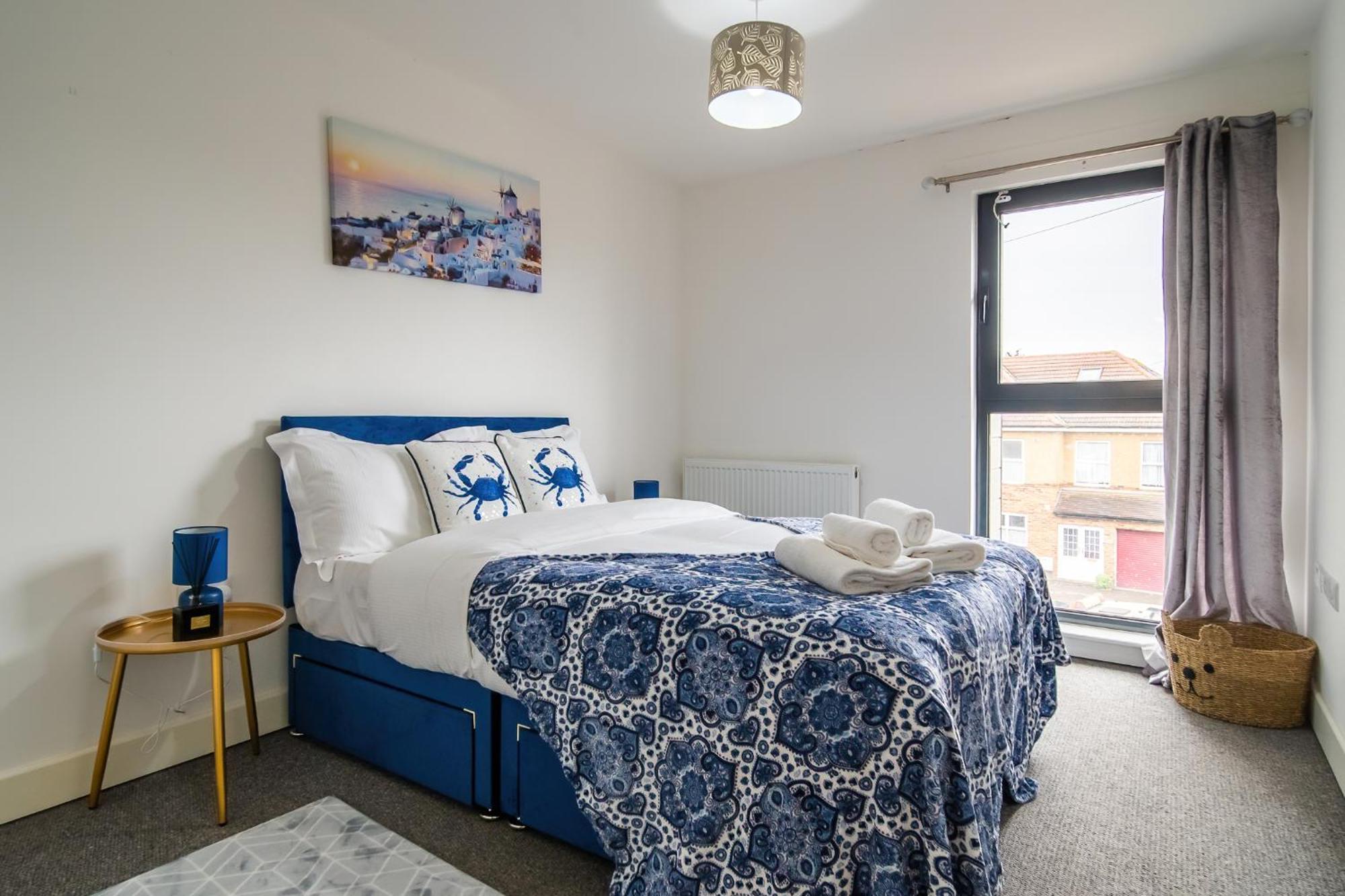 Livestay-New Private Apartment Building Minutes From Heathrow スラウ エクステリア 写真